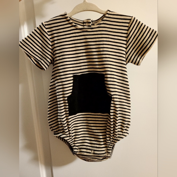 Kate quinn bubble 🖤 - Picture 1 of 5